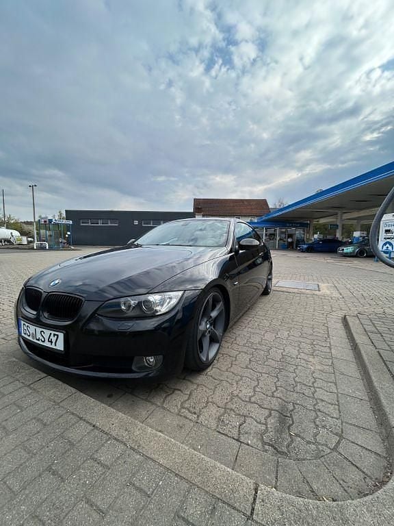Second-hand BMW 325 Performance 197 CP (144 kW) 2009 Negru Coupe