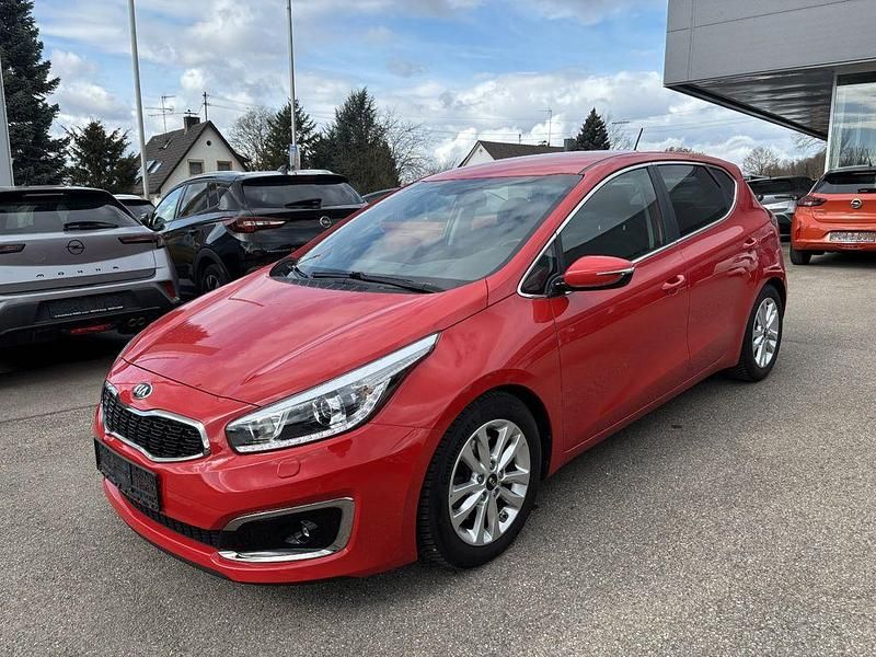 Gebraucht Kia Ceed 135 PS (99 kW) 2016 Rot Kleinwagen