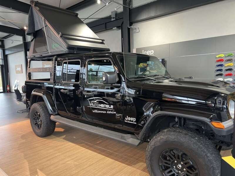 Black clear coat Gebraucht 2022 Jeep Gladiator Overland SUV | 79.800 € - Bild 1/4