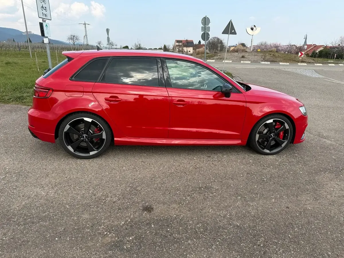 Gebraucht Audi RS3 Comfort 400 PS (294 kW) 2019 Rot Limousine