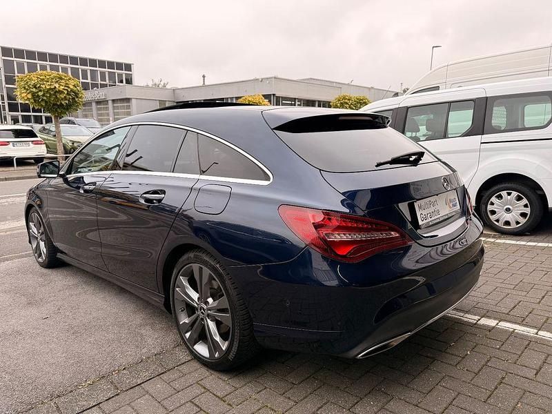 Gebraucht Mercedes CLA220 177 PS (130 kW) 2017 Blau Limousine