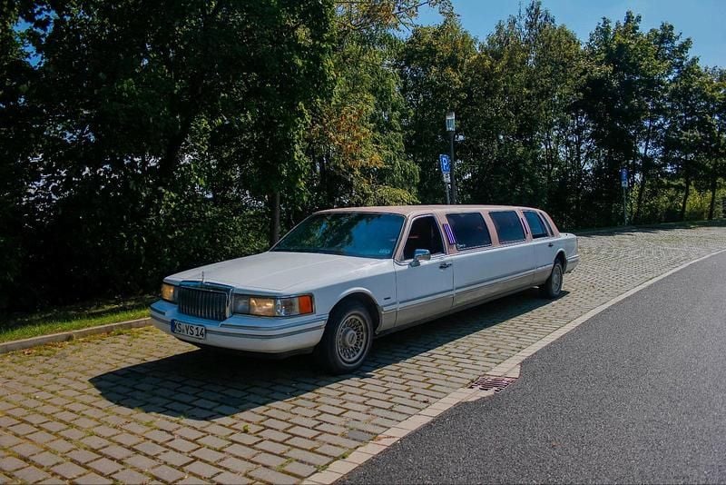 Weiß Gebraucht 1994 Lincoln Town Car Limousine | 6.999 € - Bild 1/4