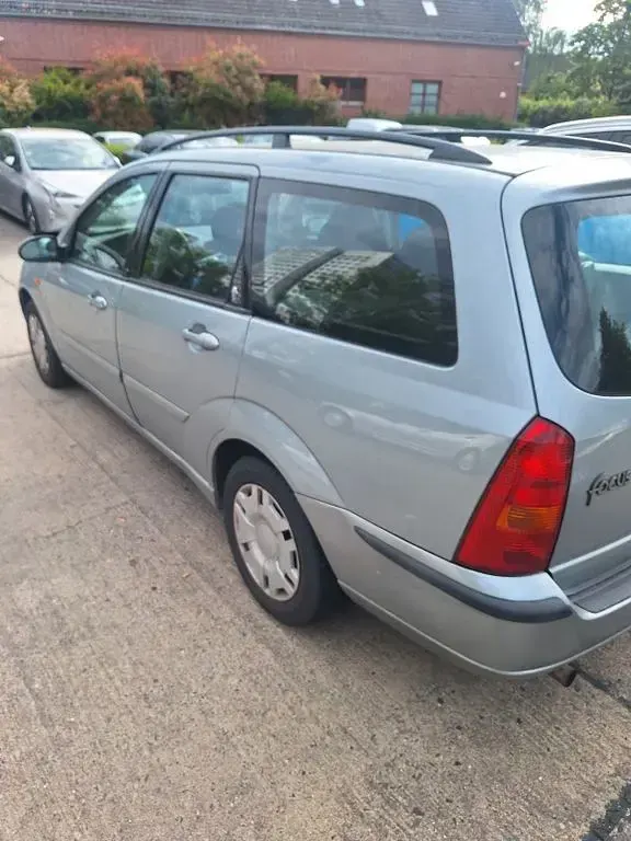 Used Ford Focus Ghia 101 HP (74 kW) 2004 Silver Sedan