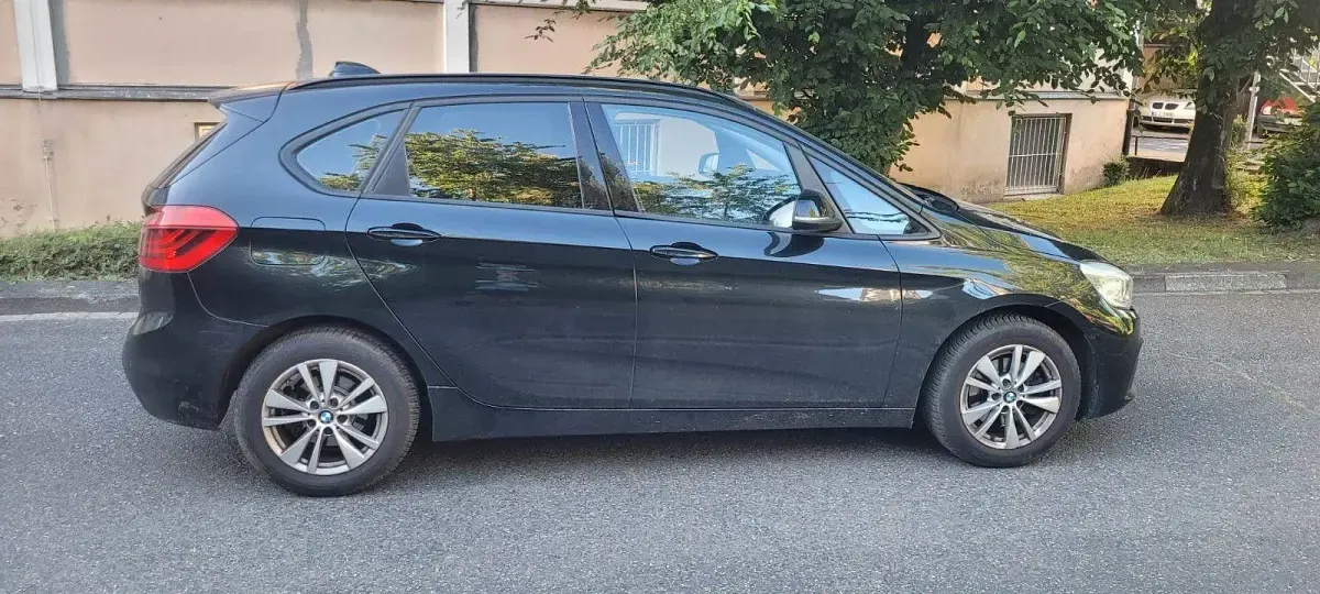 Gebraucht BMW 218 Active Tourer 150 PS (110 kW) 2016 Schwarz Van / Kleinbus