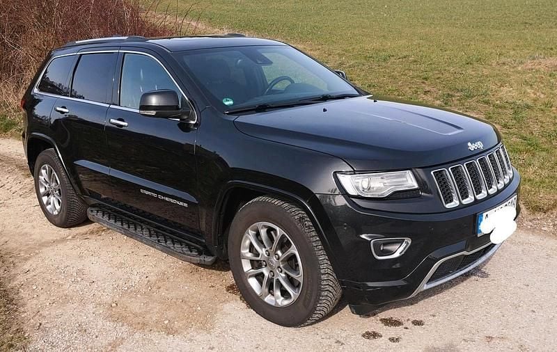 Gebraucht Jeep Grand Cherokee Overland 250 PS (183 kW) 2016 Schwarz SUV