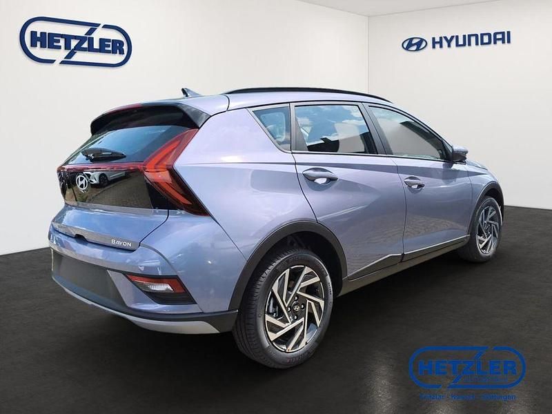 Neu Hyundai Bayon Trend 101 PS (74 kW) 2025 Meta blue / mic SUV