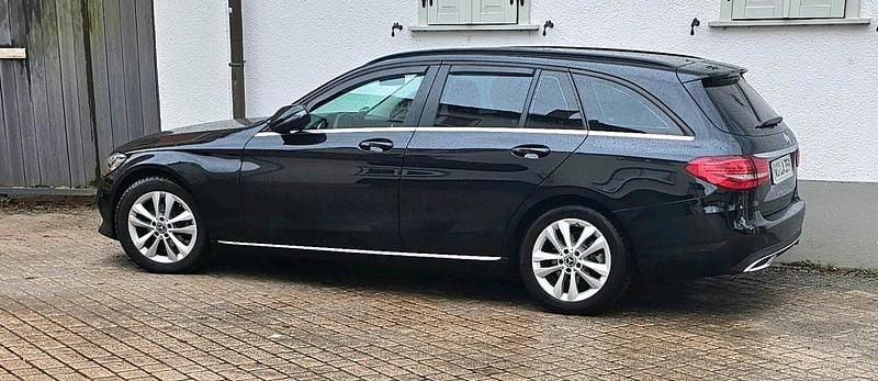 Gebraucht Mercedes C200 160 PS (117 kW) 2020 Schwarz Kombi