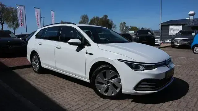 Gebraucht VW Golf VIII Style 150 PS (110 kW) 2021 Weiß Kombi