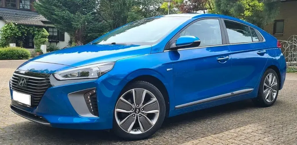 Gebraucht Hyundai Ioniq Style 141 PS (103 kW) 2017 Blau Kleinwagen
