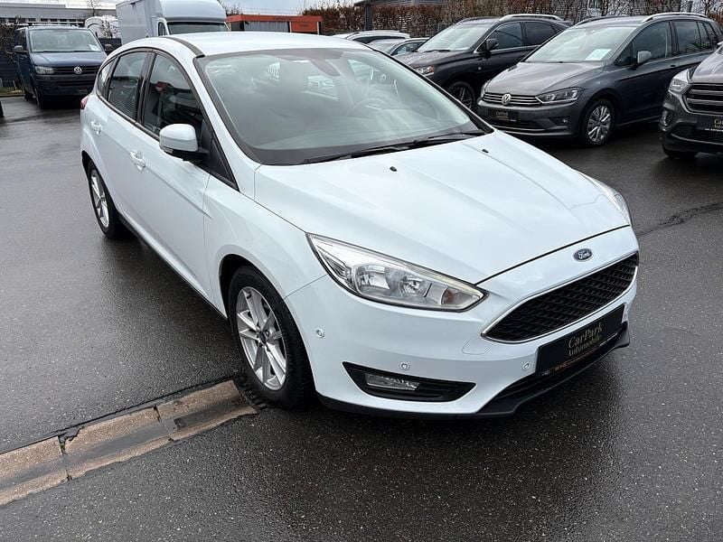 Gebraucht Ford Focus 125 PS (91 kW) 2016 Weiß Limousine