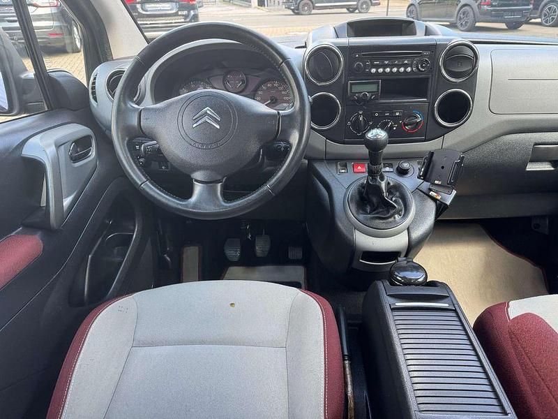 Gebraucht Citroën Berlingo SELECTION 92 PS (67 kW) 2011 Lack onyx schwarz/deckende Van / Kleinbus