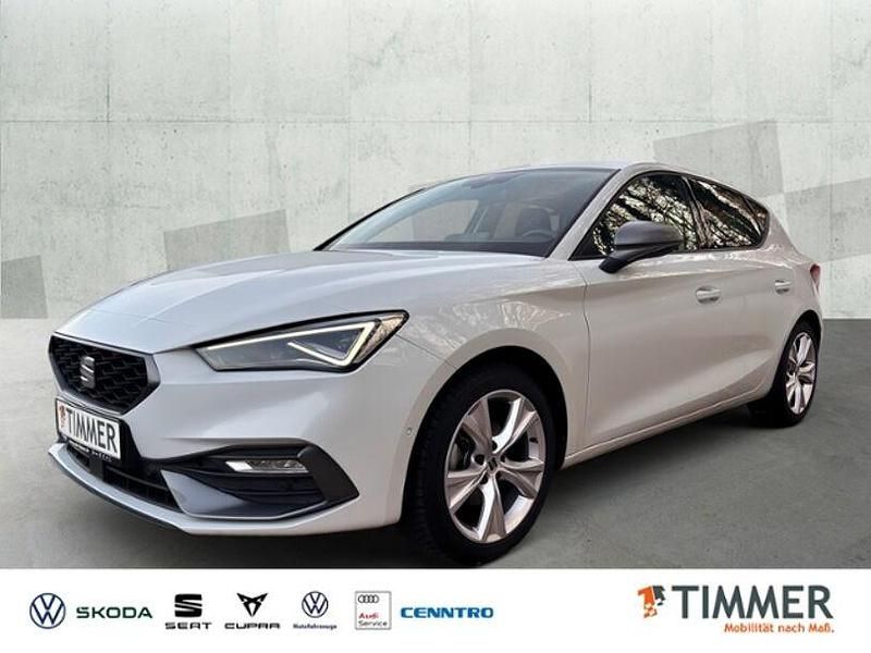 Weiß Gebraucht 2025 Seat Leon FR Limousine | 24.450 € (Guter Preis) - Bild 1/4