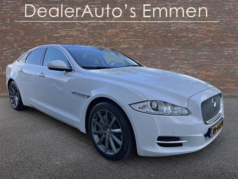 Weiß Gebraucht 2015 Jaguar XJ Limousine | 27.999 € - Bild 1/4