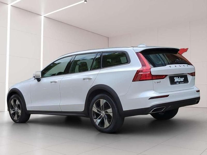 Gebraucht Volvo V60 CC 197 PS (144 kW) 2021 Weiss Kombi