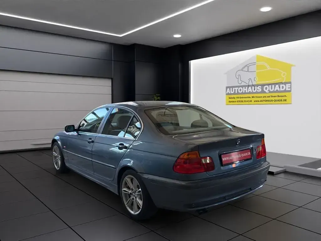 Gebraucht BMW 320 150 PS (110 kW) 1998 Blau Limousine