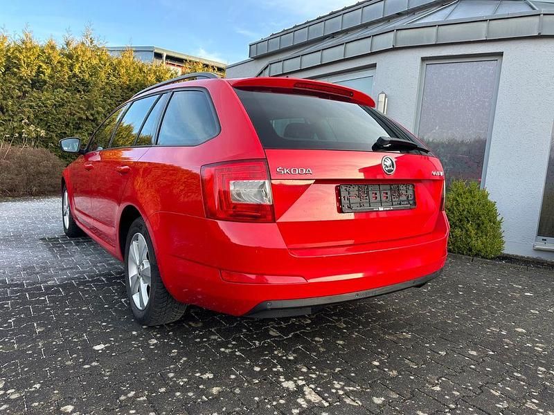 Gebraucht Skoda Octavia Elegance 150 PS (110 kW) 2015 Rot Kombi