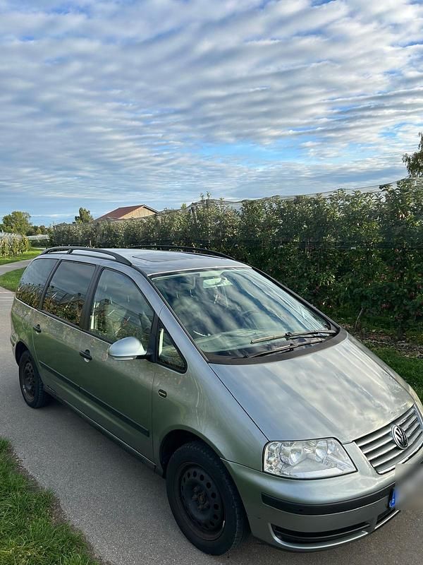 Grau Gebraucht 2005 VW Sharan Van / Kleinbus | 2.750 € (Guter Preis) - Bild 1/4