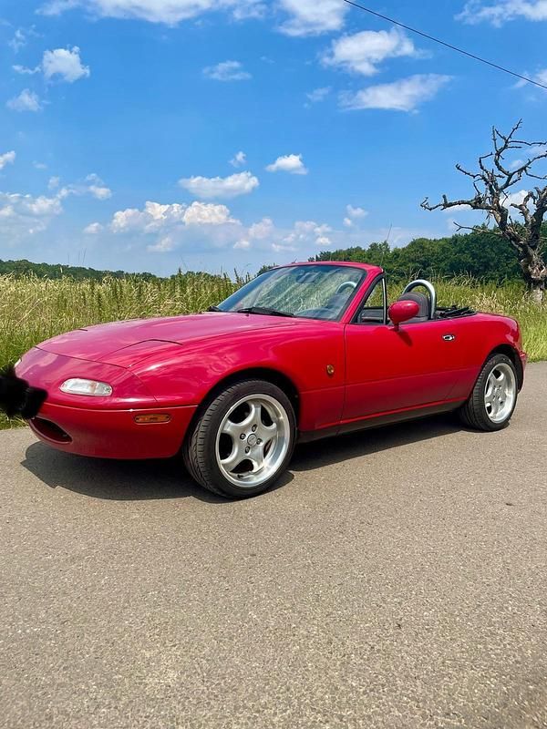 Rot Gebraucht 1990 Mazda MX5 Cabrio | 10.990 € - Bild 1/4