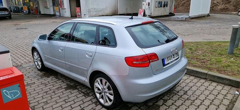 Gebraucht Audi A3 Attraction 105 PS (77 kW) 2011 Grau Kleinwagen