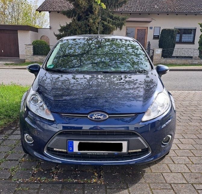 Blau Gebraucht 2012 Ford Fiesta Titanium Kleinwagen | 4.400 € (Guter Preis) - Bild 1/4