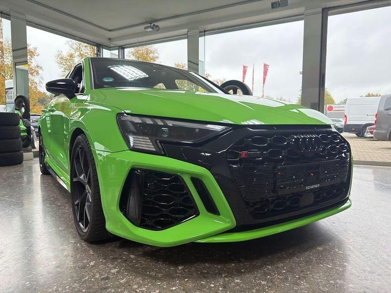 Grün Gebraucht 2023 Audi RS3 Sport Kleinwagen | 54.900 € (Fairer Preis) - Bild 1/4