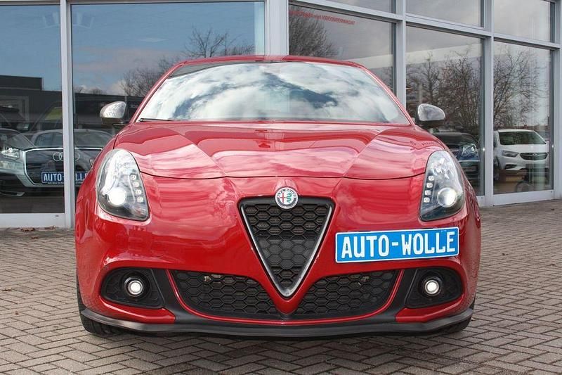 Gebraucht Alfa Romeo Giulietta Super 150 PS (110 kW) 2017 Rot Kleinwagen
