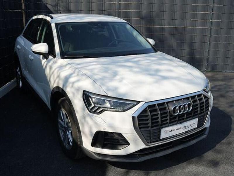 Gebraucht Audi e-tron Basis 245 PS (180 kW) 2021 Weiß SUV