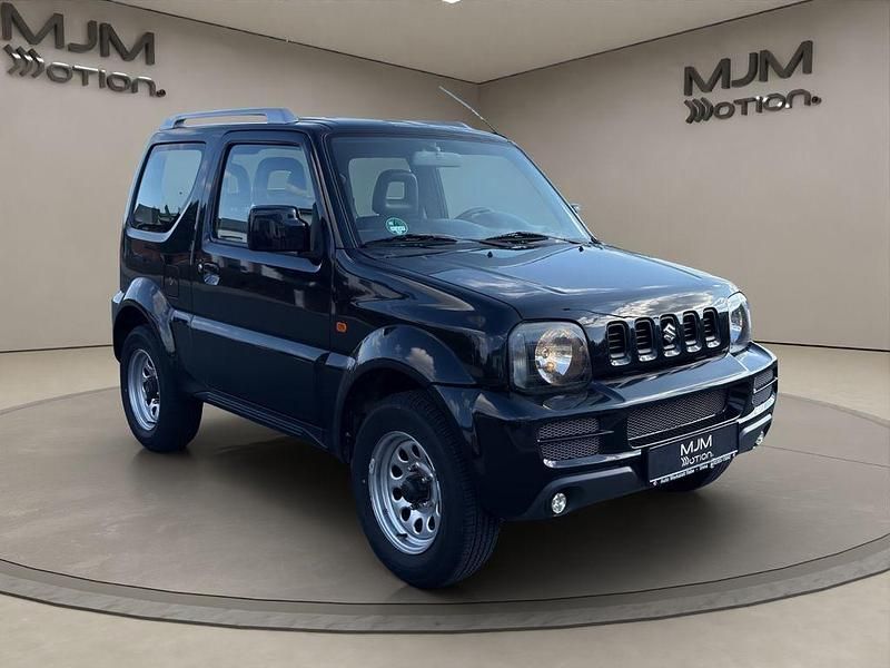 Schwarz Gebraucht 2007 Suzuki Jimny SUV | 10.390 € (Fairer Preis) - Bild 1/4