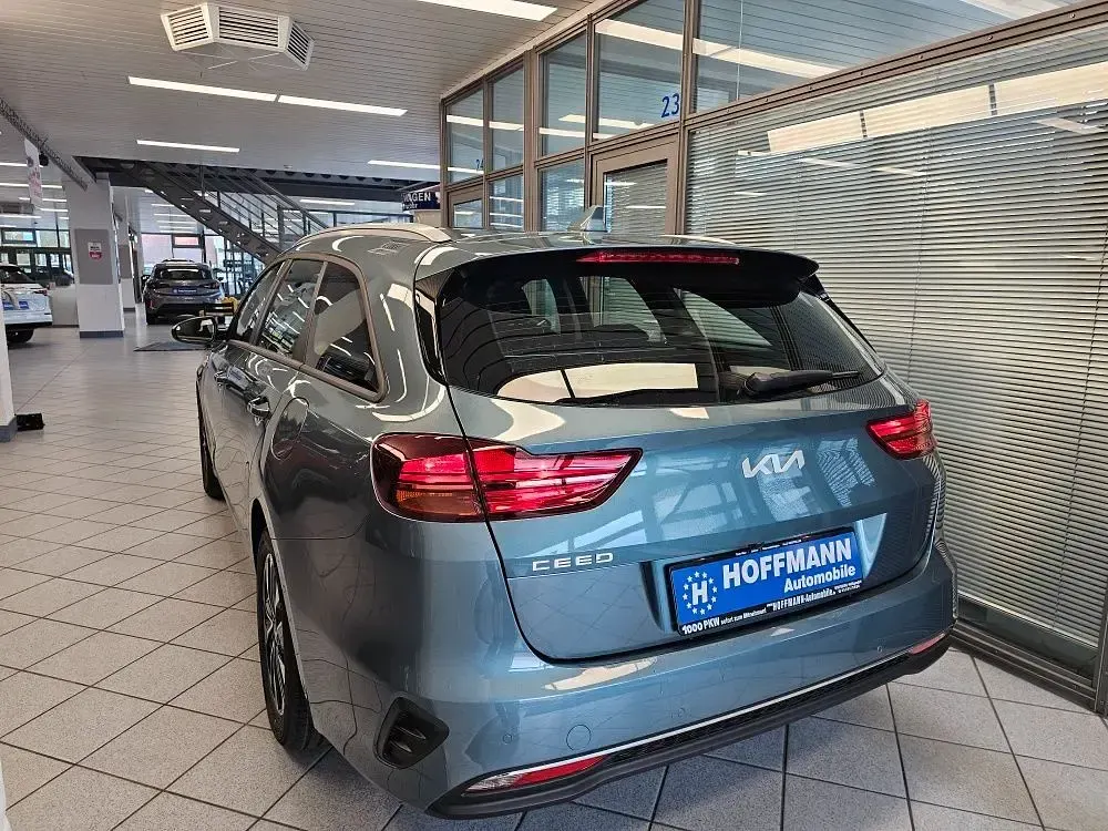Neu Kia Ceed 140 PS (102 kW) 2026 Schwarz Kleinwagen