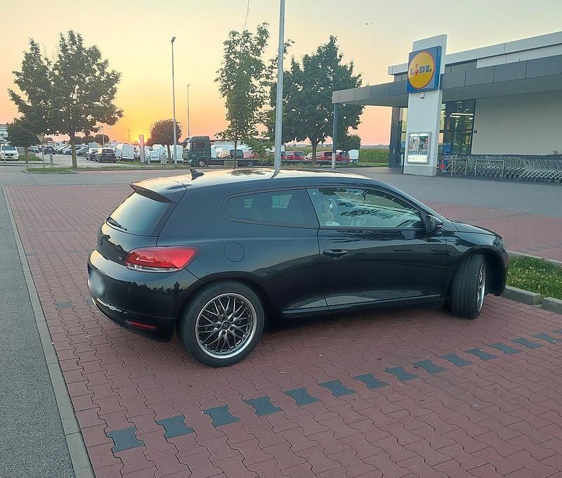 Second-hand VW Scirocco 160 CP (117 kW) 2008 Negru Coupe