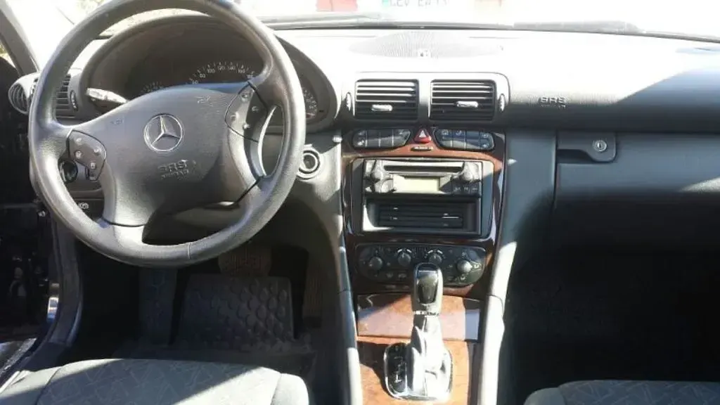 Gebraucht Mercedes C200 163 PS (119 kW) 2004 Blau Limousine