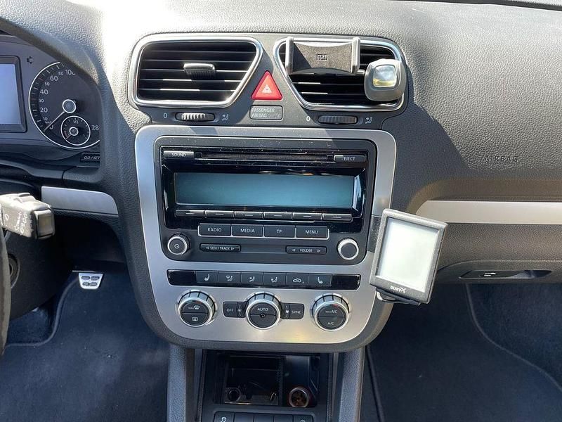 Second-hand VW Eos 140 CP (102 kW) 2013 Gri Cabrio