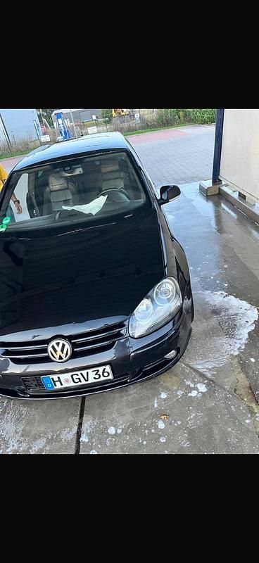 Schwarz Gebraucht 2006 VW Golf V Kleinwagen | 3.100 € (Fairer Preis) - Bild 1/4