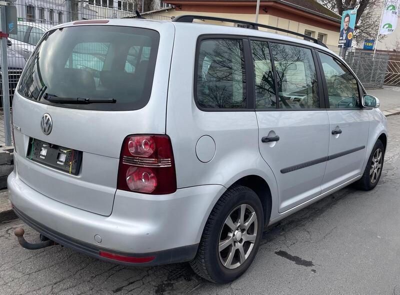 Gebraucht VW Touran 140 PS (102 kW) 2009 Grau Van / Kleinbus