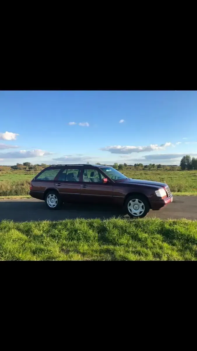Gebraucht Mercedes 200 136 PS (100 kW) 1995 Rot Kombi