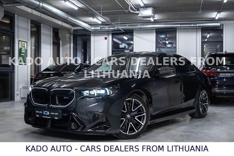 Używany BMW M5 Basis 727 KM (534 kW) 2024 Czarny Sedan/Limuzyna