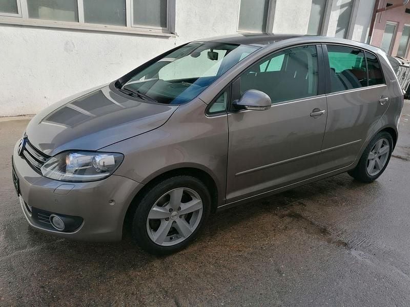 Gebraucht VW Golf Plus Cross 160 PS (117 kW) 2010 Braun Van / Kleinbus