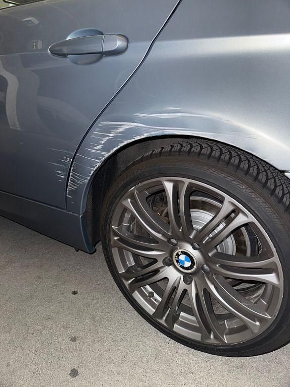 Gebraucht BMW 320 150 PS (110 kW) 2005 Grau Limousine