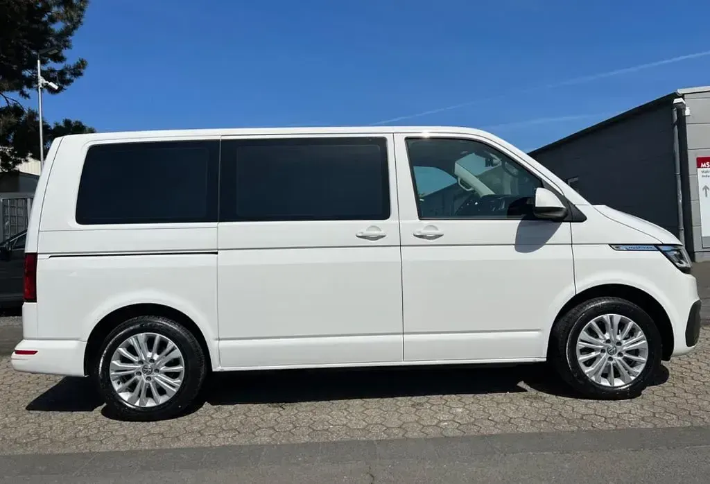 Używany VW Multivan Comfortline 199 KM (146 kW) 2020 Biały Minivan