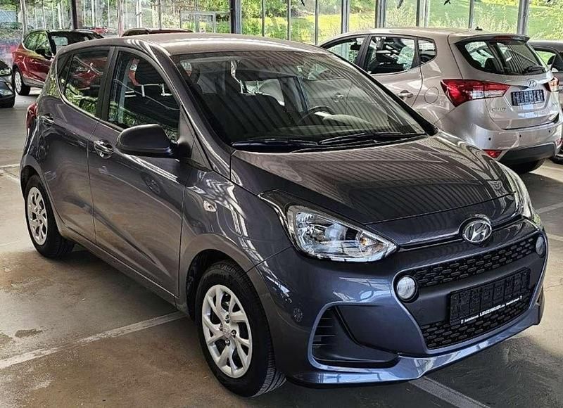 Grau Gebraucht 2018 Hyundai i10 Classic Kleinwagen | 12.500 € - Bild 1/4