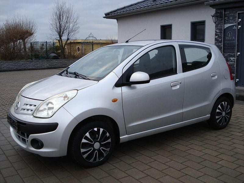Gebraucht Nissan Pixo Acenta 68 PS (50 kW) 2011 Silber Kleinwagen