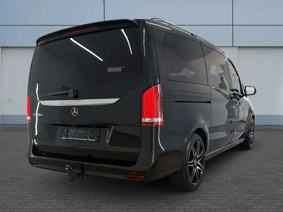 Gebraucht Mercedes V300 AMG line 239 PS (175 kW) 2021 Schwarz Van / Kleinbus