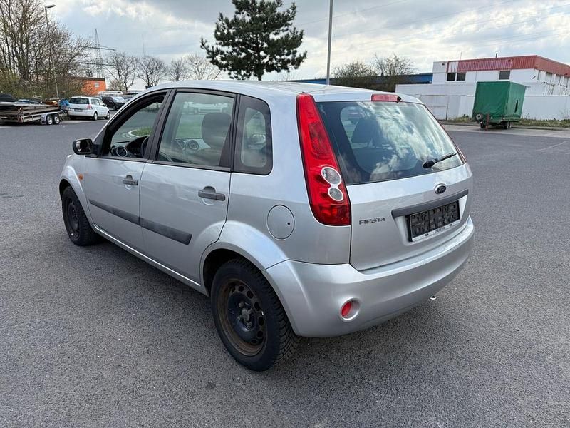 Gebraucht Ford Fiesta Fun X 69 PS (50 kW) 2007 Grau Limousine