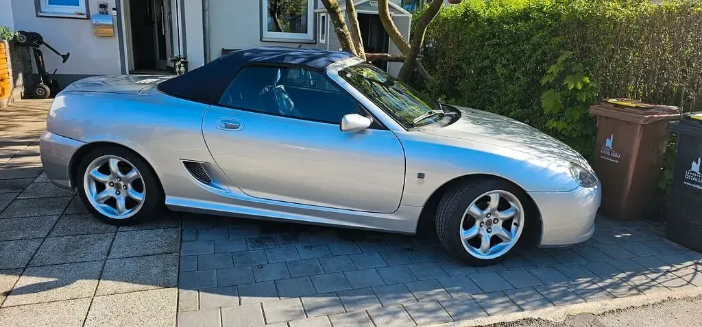 Gebraucht MG TF 136 PS (100 kW) 2004 Silber Cabrio