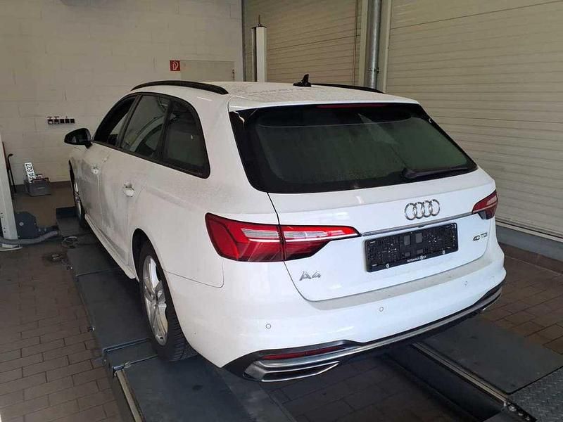 Gebraucht Audi A4 Advanced Plus 204 PS (150 kW) 2023 Ibisweiß Kombi