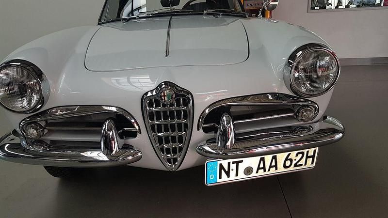Gebraucht Alfa Romeo Giulia Spider 90 PS (66 kW) 1962 Weiß Cabrio