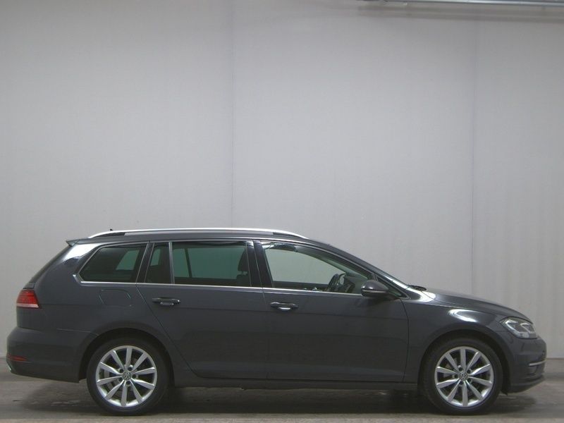 Grau Gebraucht 2020 VW Golf VII Highline Kombi | 14.980 € (Superpreis) - Bild 1/4