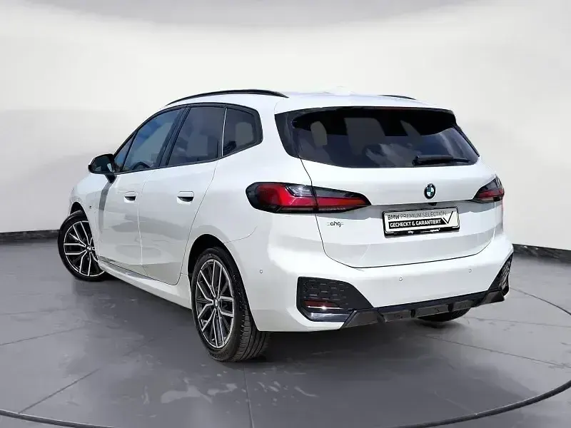 Gebraucht BMW 218 Active Tourer M Sport 150 PS (110 kW) 2023 Weiß Van / Kleinbus