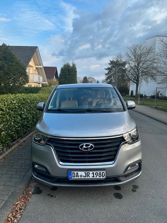 Silber Gebraucht 2019 Hyundai H-1 Van / Kleinbus | 29.900 € (Fairer Preis) - Bild 1/4