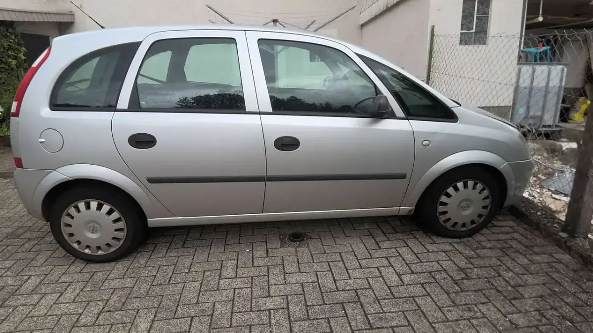 Używany Opel Meriva 90 KM (66 kW) 2004 Srebrny Minivan